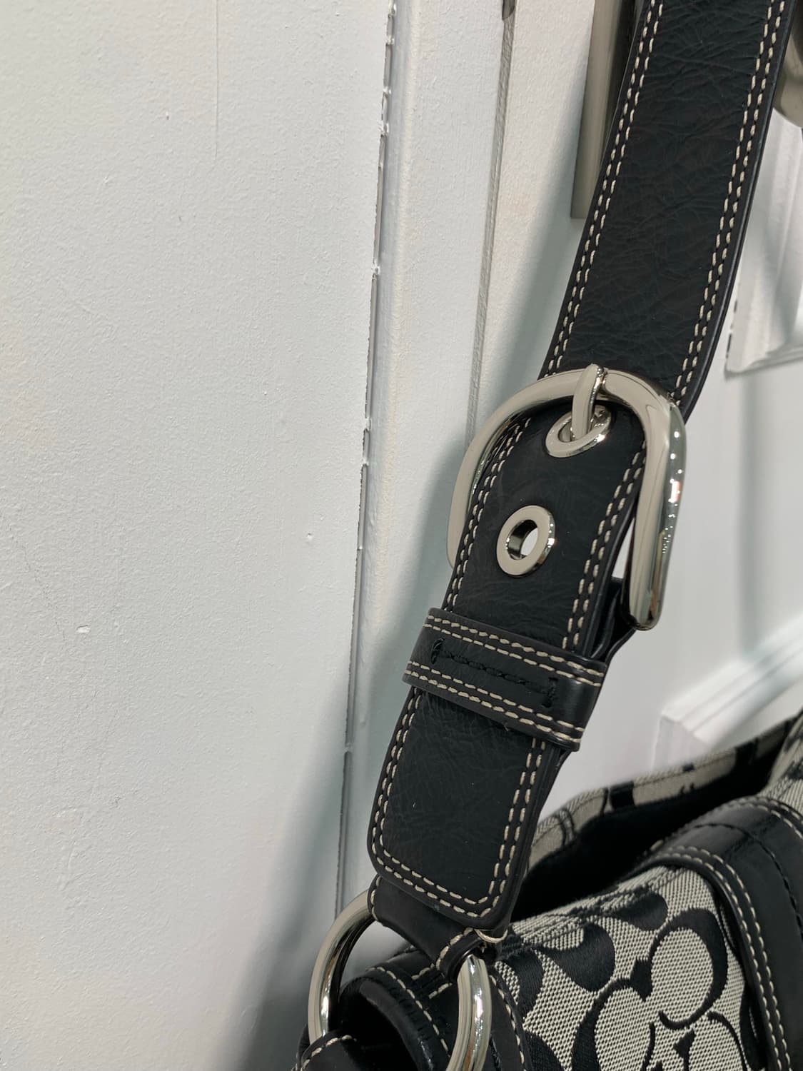 [S급] 🖤 Coach 버클 다크네이비 숄더백 상품이미지4