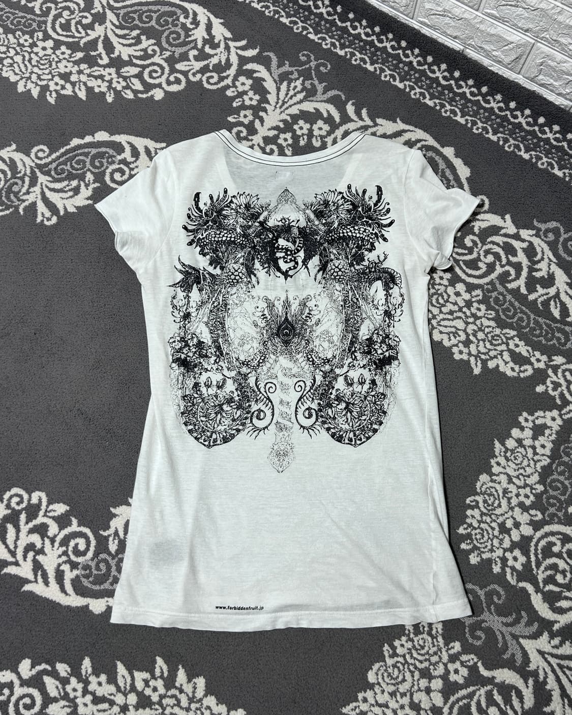 LGB Forbidden Fruit Graphic Tee 상품이미지1
