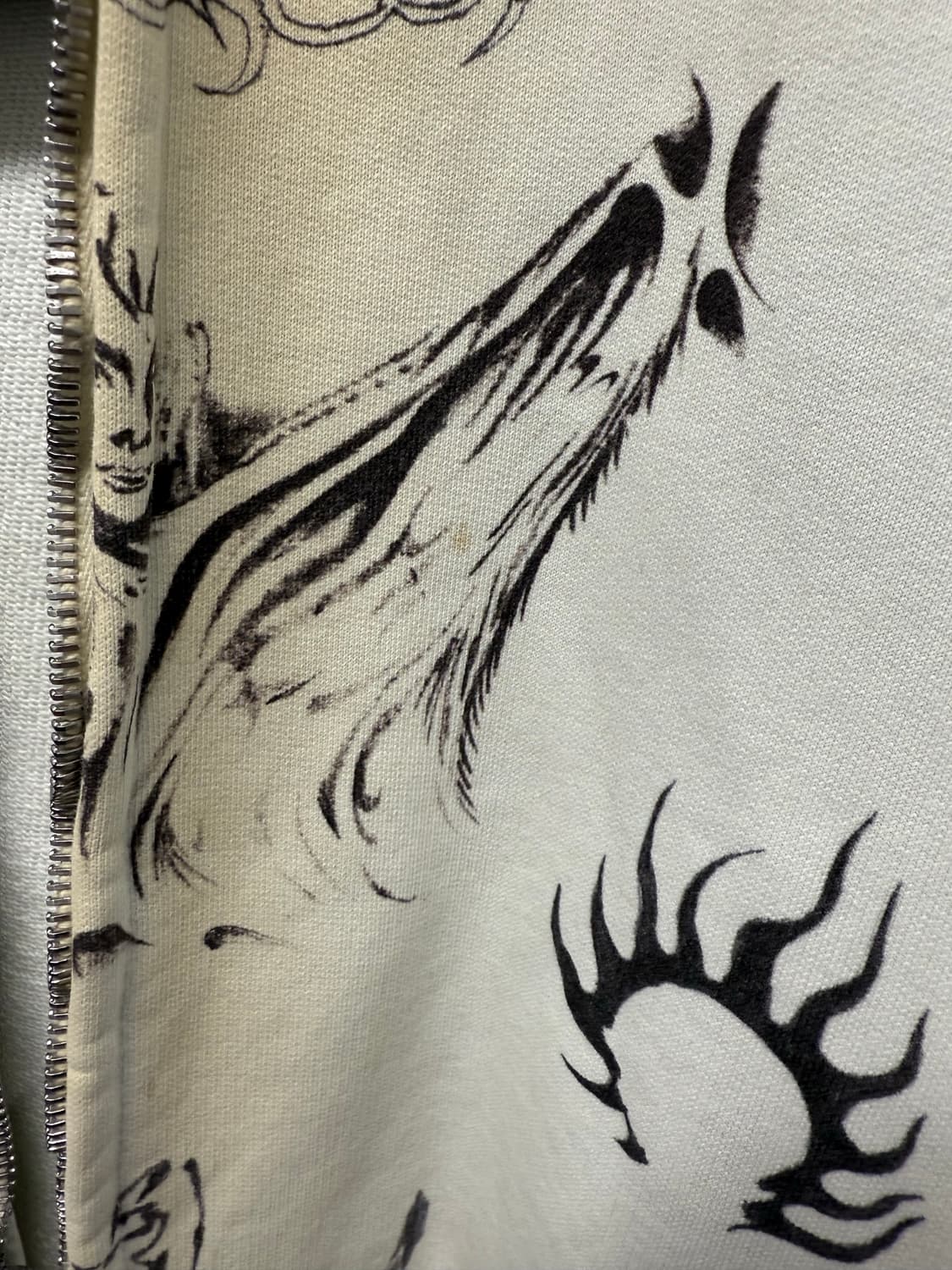 발렌시아가 24ss 타투 후드집업 xxl 상품이미지4