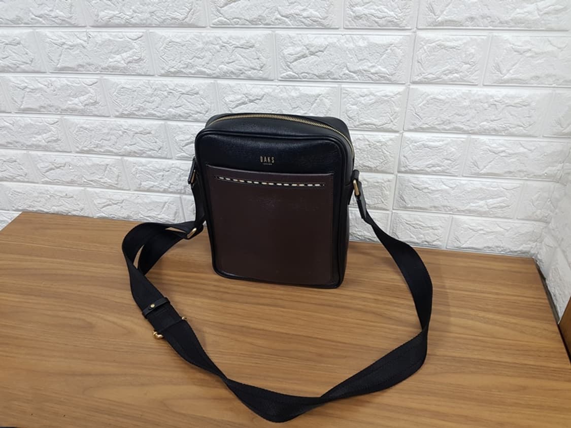 닥스 남성 크로스백 상품이미지1