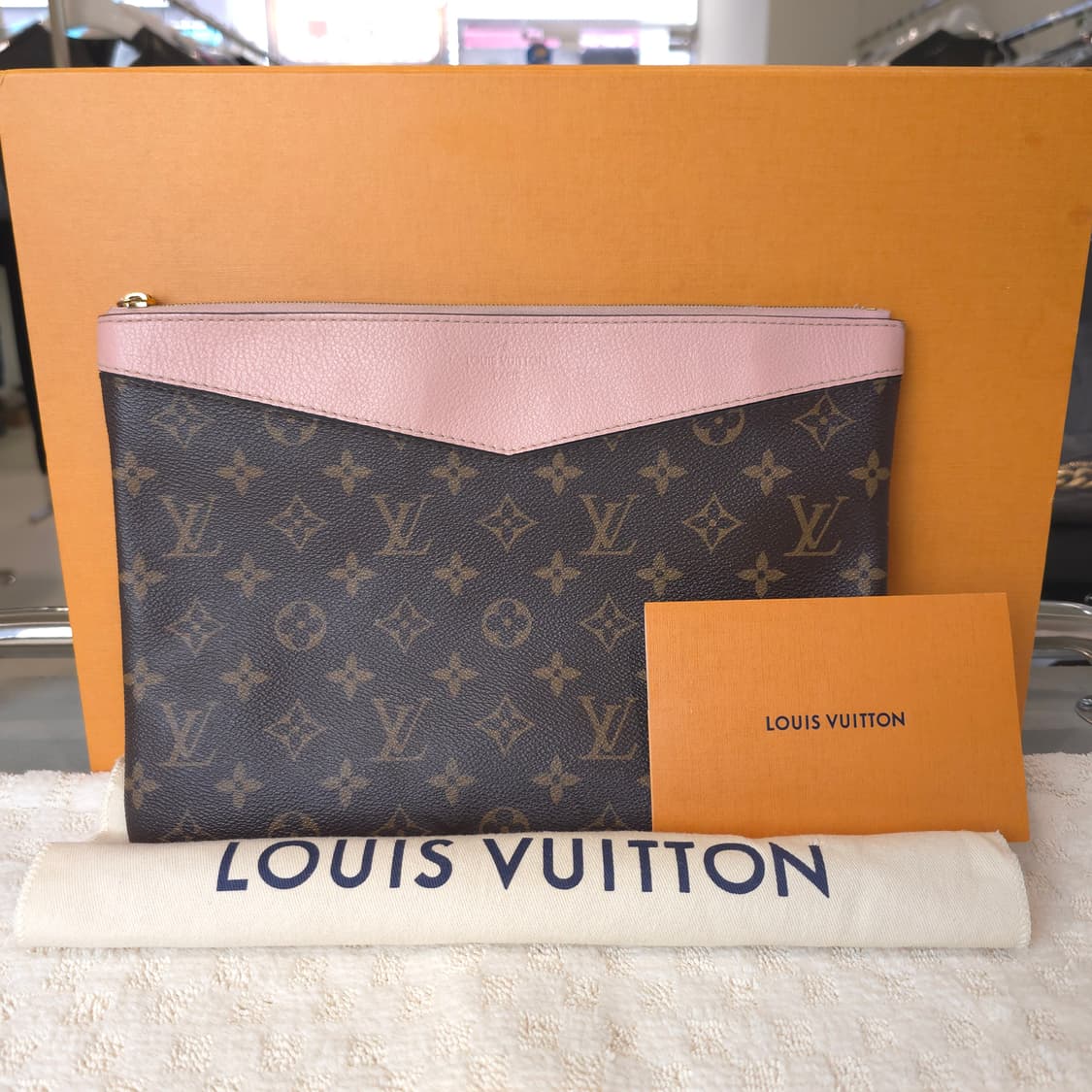 [정품/중고] 루이비통 모노그램 데일리 파우치 상품이미지1
