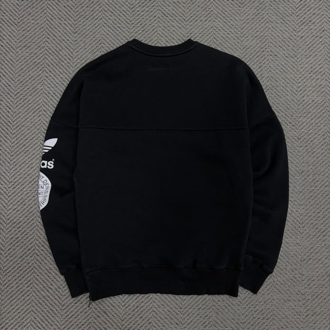 아디다스 로고프린팅 맨투맨 v1332 상품이미지2