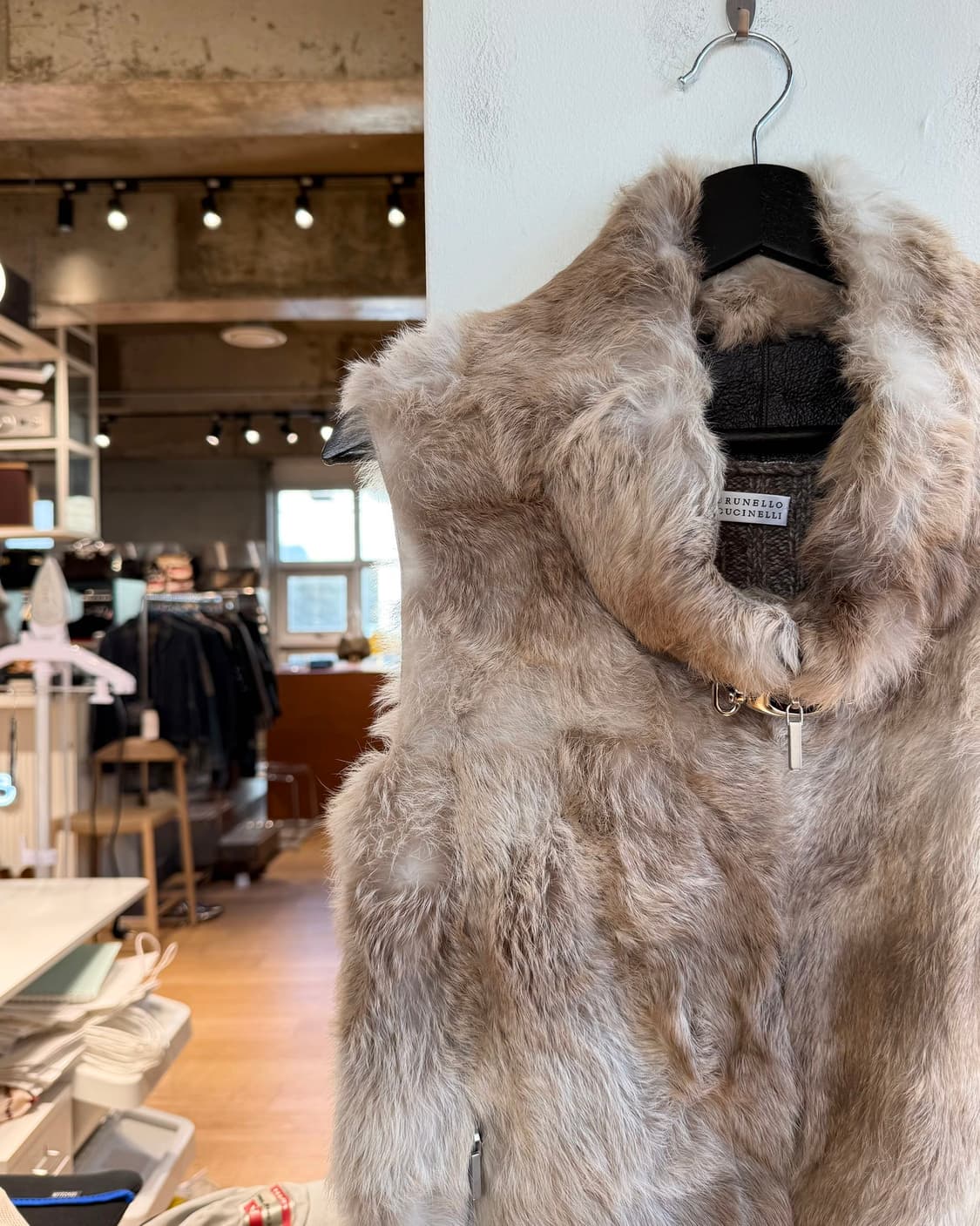 브루넬로 쿠치넬리 베이지 퍼 베스트 자켓 상품이미지4