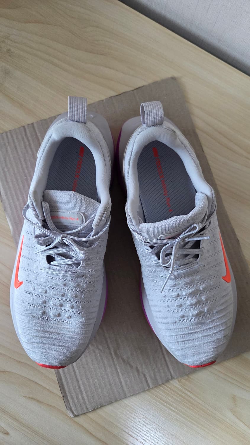 나이키 리액트X 인피니티 런 4 바스트 그레이 하이퍼 바이올렛 상품이미지2
