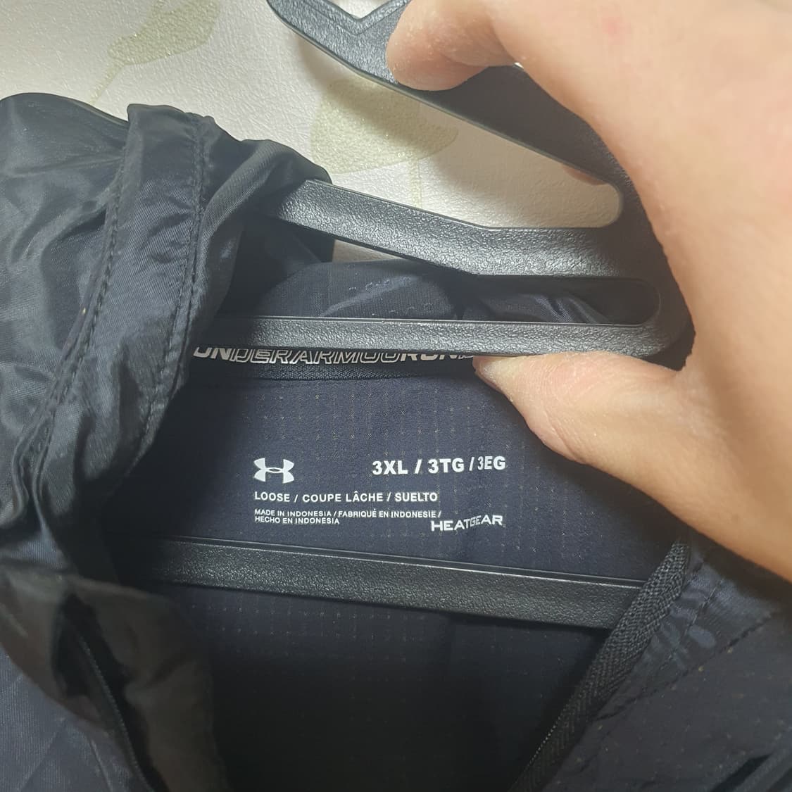 언더아머 블랙 후드 아노락자켓 판매합니다. 상품이미지3