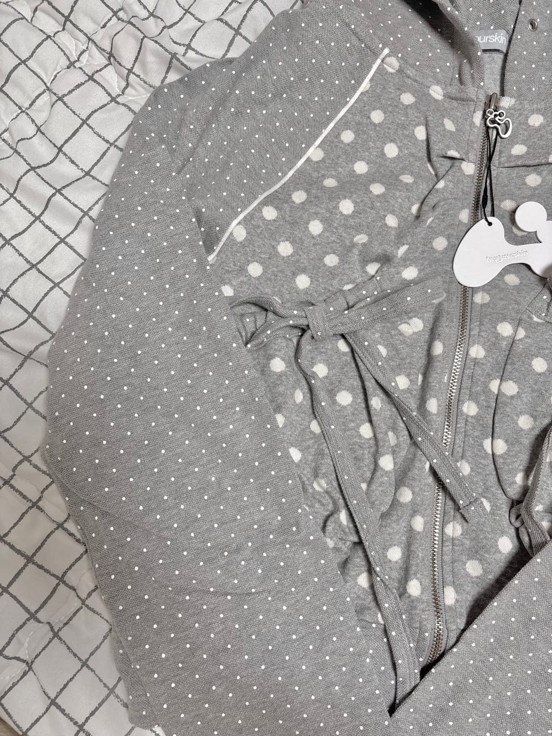 (새상품)허그유어스킨 도트 빅 포켓 후드집업 그레이 상품이미지6