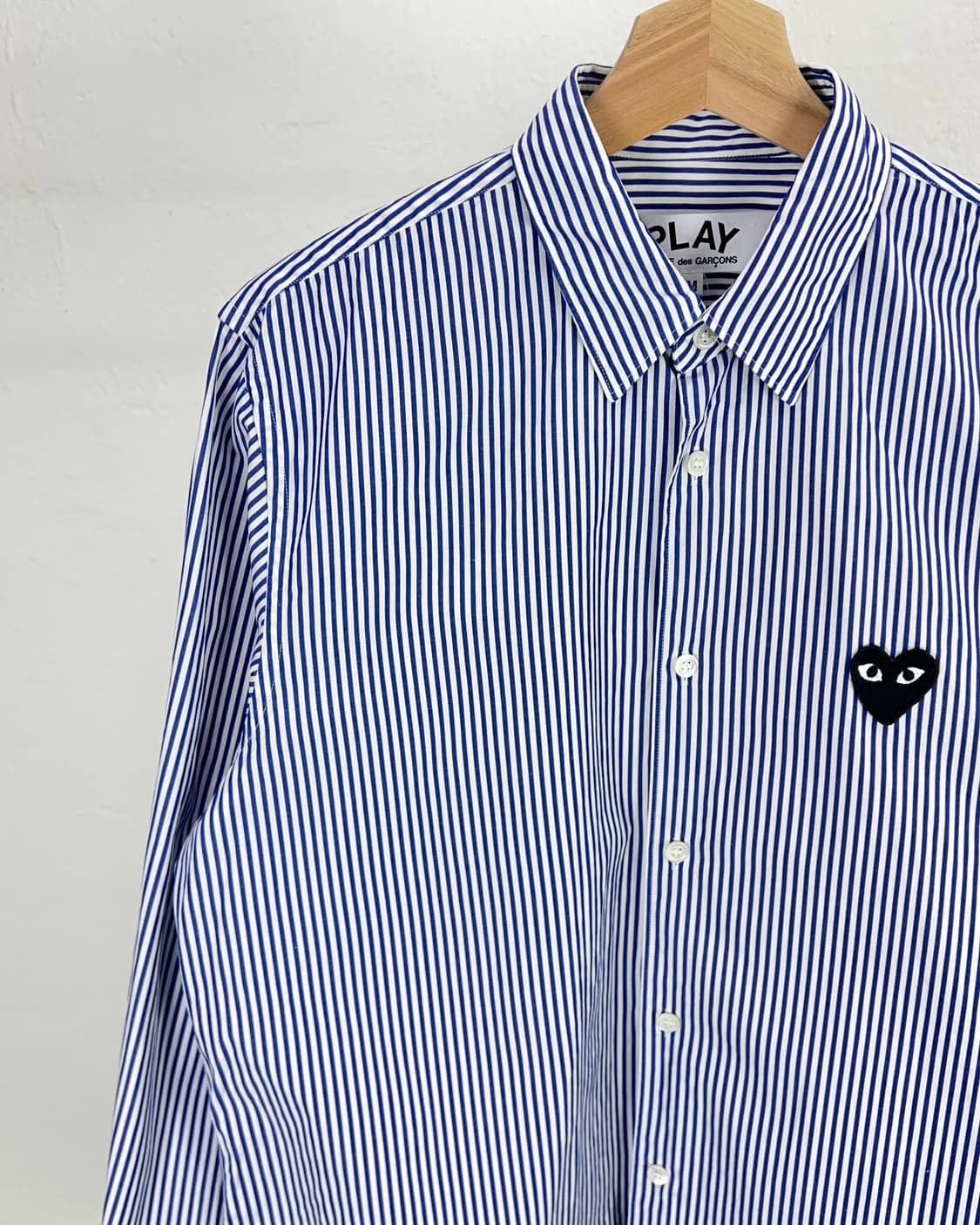 꼼데가르송 플레이 블랙 하트 와펜 스트라이프 셔츠 상품이미지2