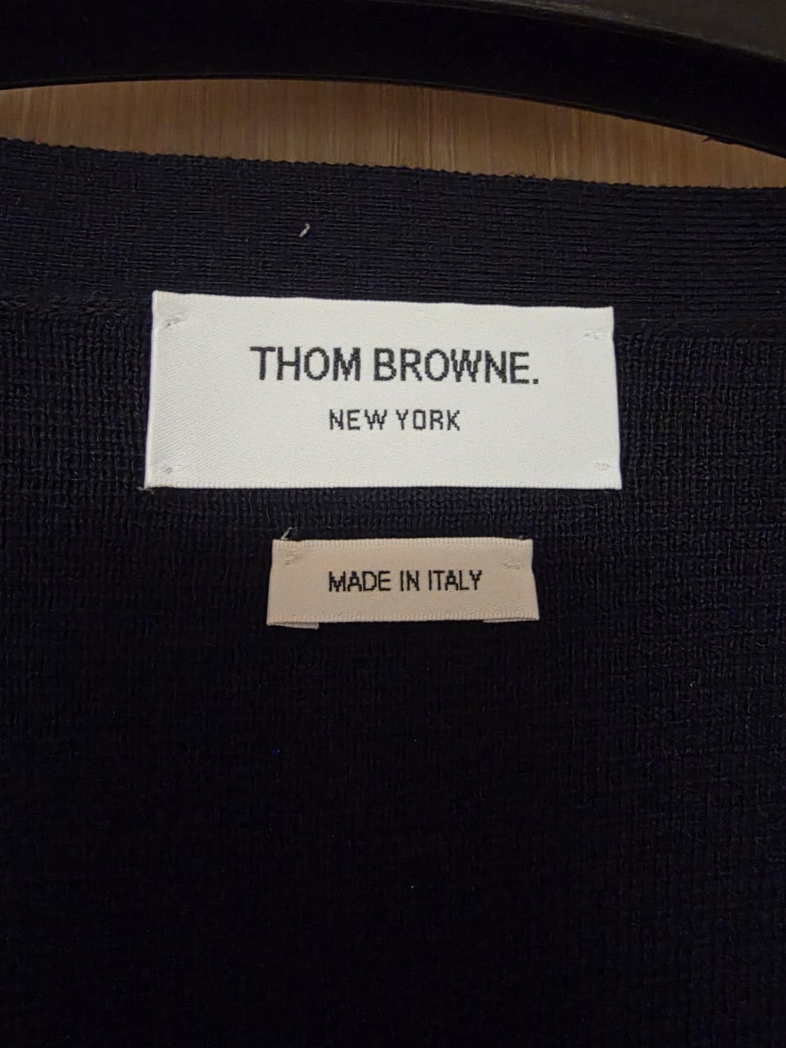 [5사이즈]25FW 톰브라운 밀라노스티치 금장 가디건 상품이미지7