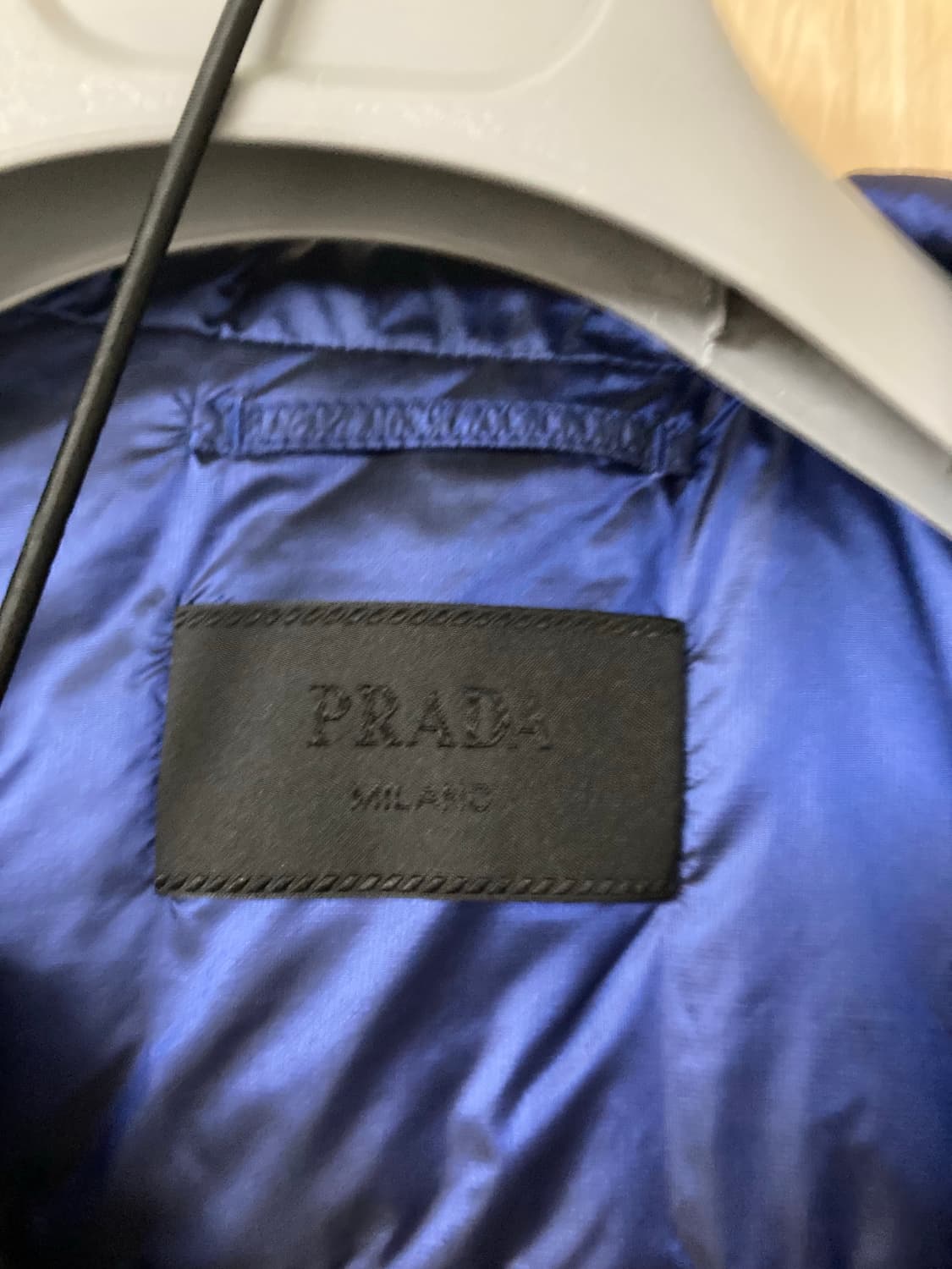 프라다 경량패딩 50사이즈 (100-105) 상품이미지4