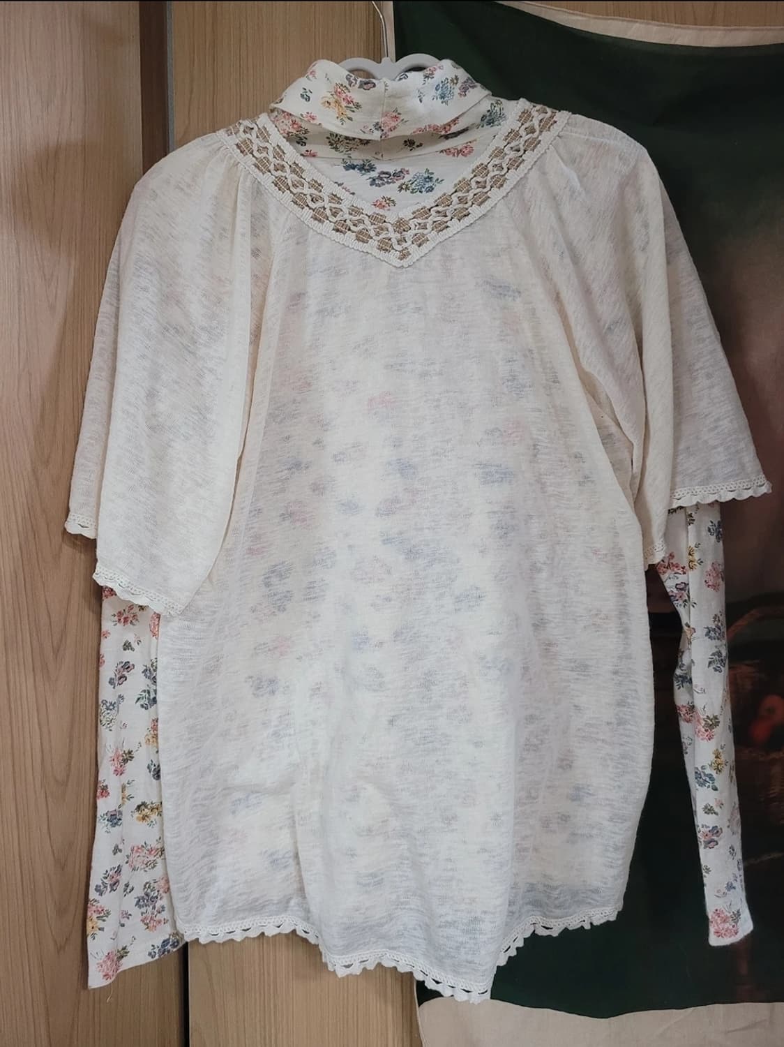 [착용샷o] 빈티지 레이어드 반팔니트 하구미룩 모리걸룩 상품이미지3