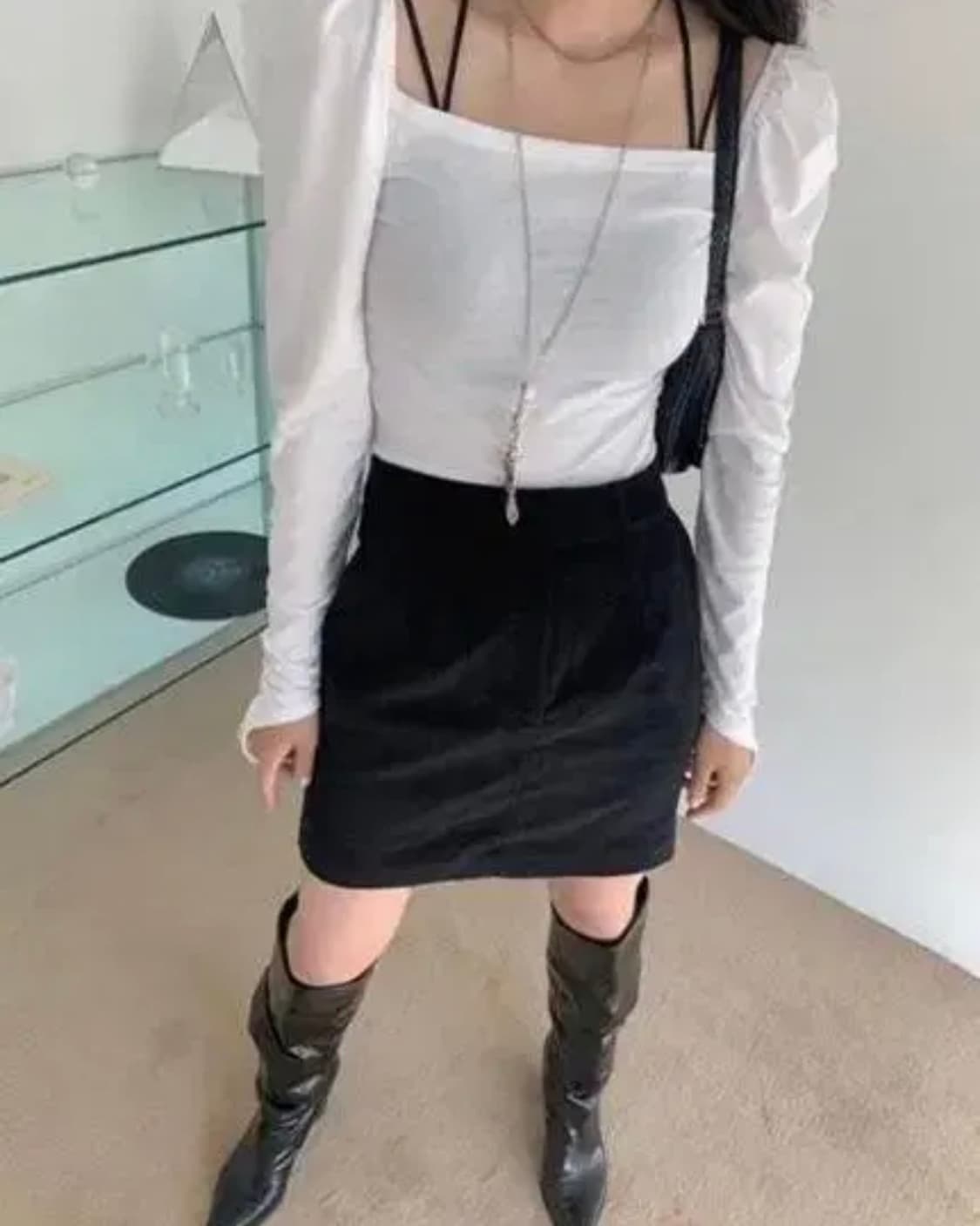 5muse 오뮤즈 스퀘어넥 롱슬리브티 화이트 긴팔티셔츠 상품이미지3