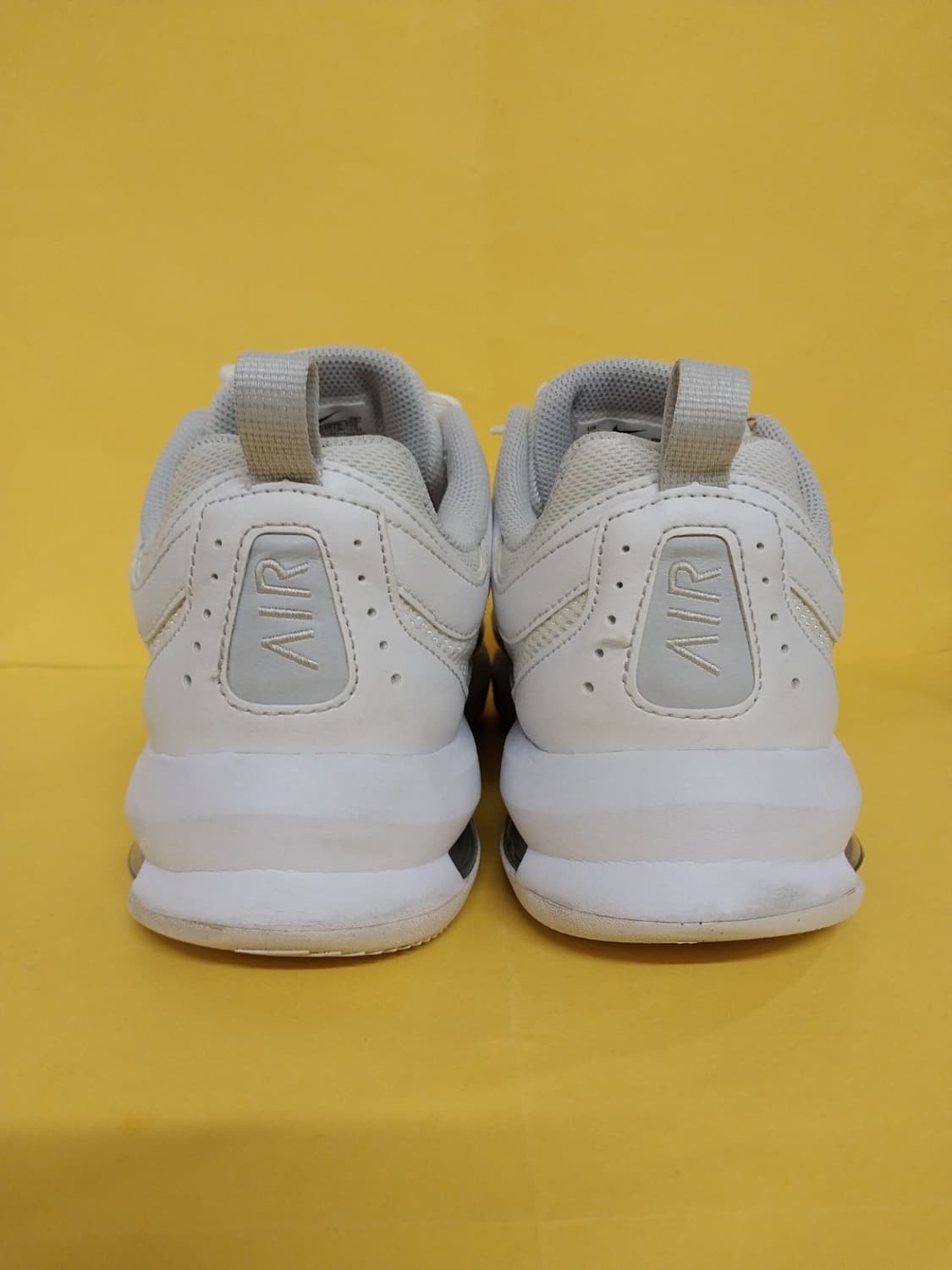 남성 나이키 에어맥스 AP 화이트 퓨어 플래티넘 운동화 (290) 상품이미지4