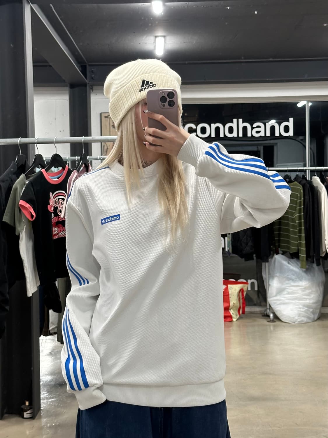 아디다스 오리지널스 삼선 로고 맨투맨 텐노지  화이트 상품이미지3