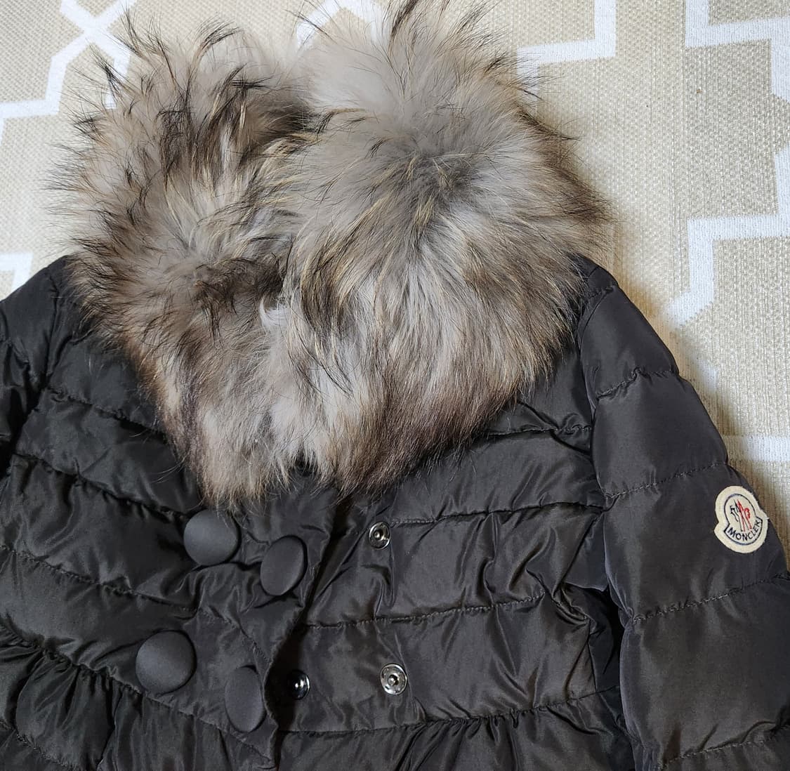 [정품 ] 몽클레어 패딩 다크브라운 사이즈 1 (여성용) 새상품급 한정판 상품이미지8