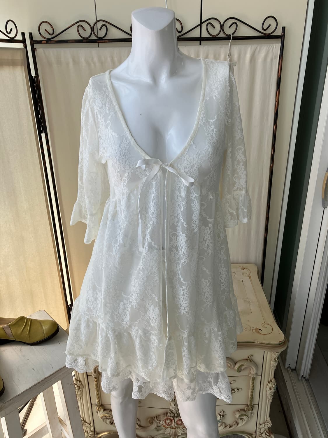 ivory flower lace sheer layered blouse 상품이미지1