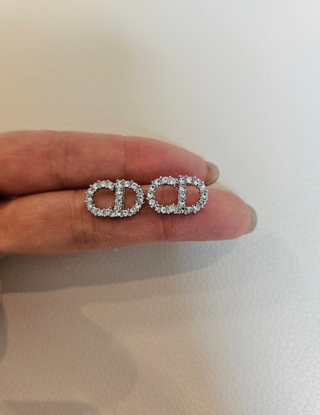 디올 업사이클링 투웨이 실버 진주 귀걸이 상품이미지5