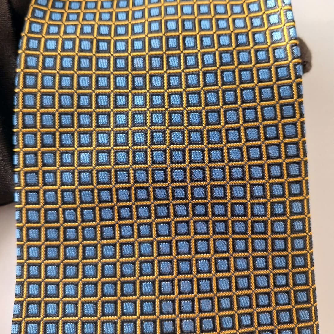 지방시 실크 네이비 기하 패턴 넥타이 9.9cm A+등급 A19612
 상품이미지8