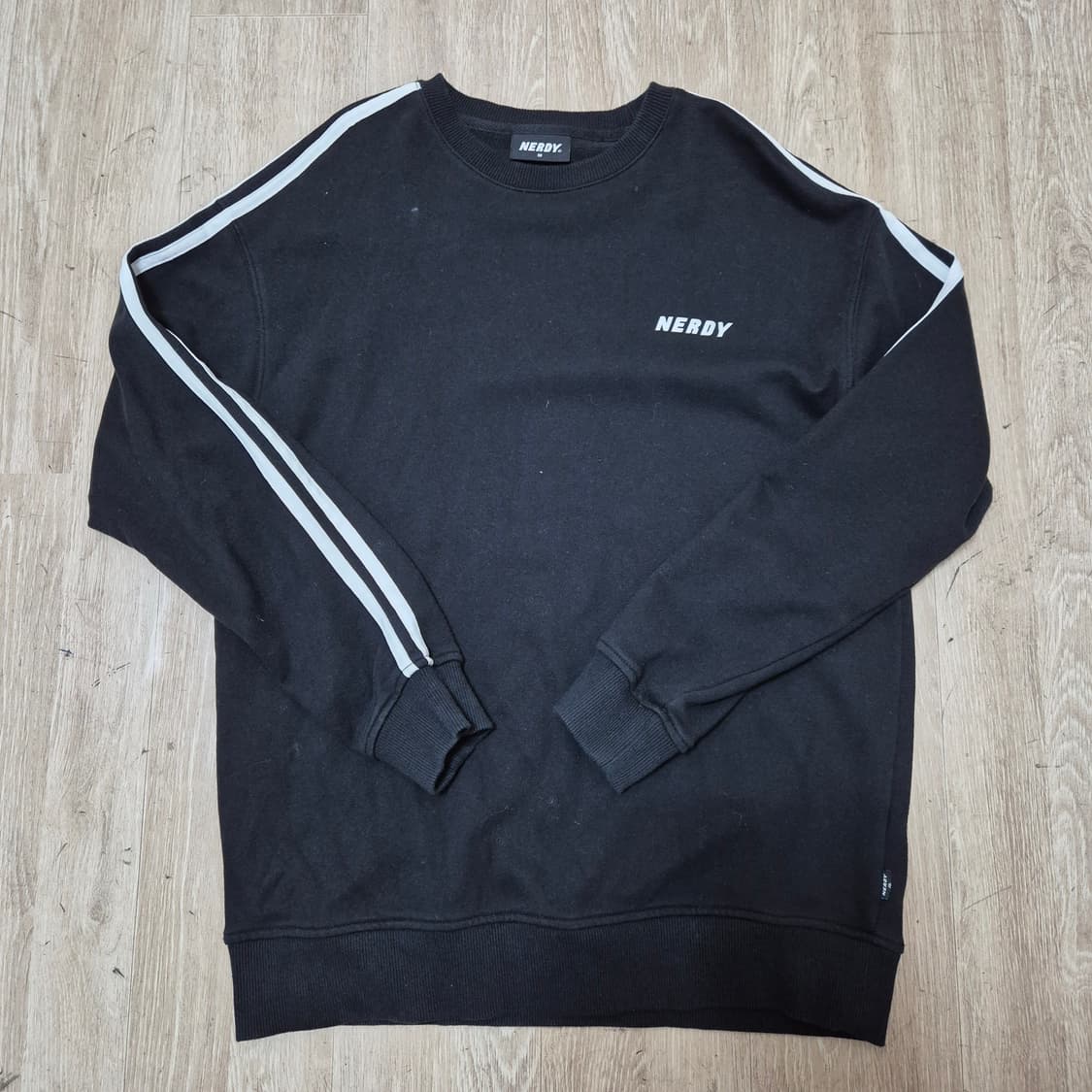 널디 오리지널 사이드라인 삼선 맨투맨  상품이미지1