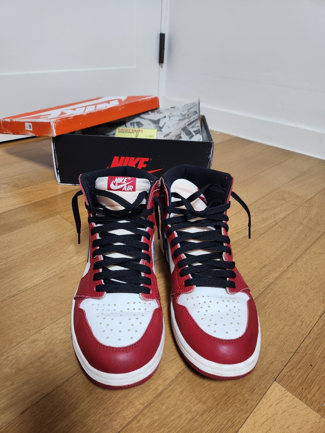 조던1 레트로 하이 OG 시카고 2022 275 상품이미지2