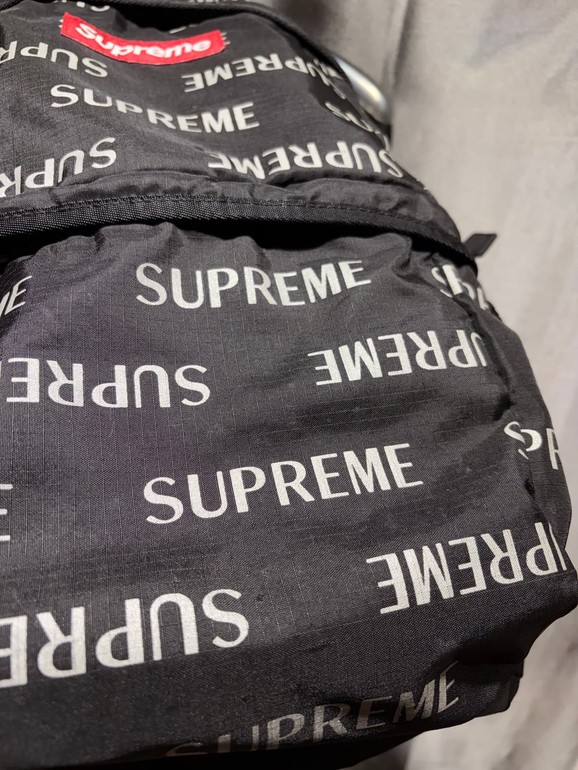 Free SUPREME 슈프림 박스로고 스펠링패턴 블랙 백팩 상품이미지8