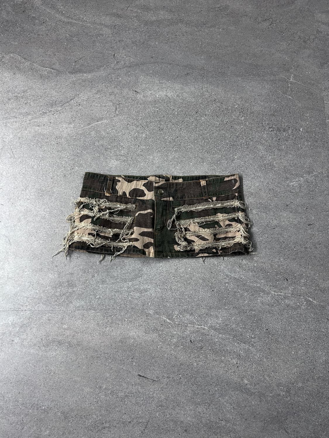 디스트레스드 카모 마이크로 미니 스커트 상품이미지1