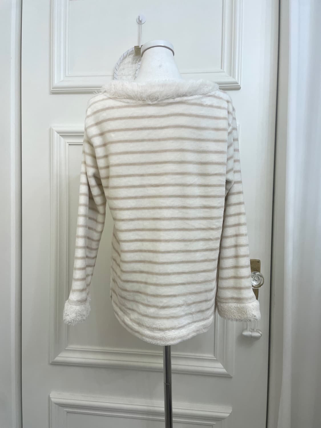 ivory beige stripe fur point home wear 상품이미지3