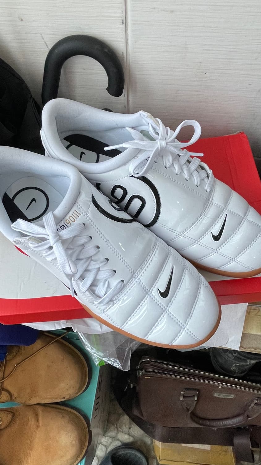 나이키 토탈 90 w 화이트 색상 판매합니다 상품이미지2