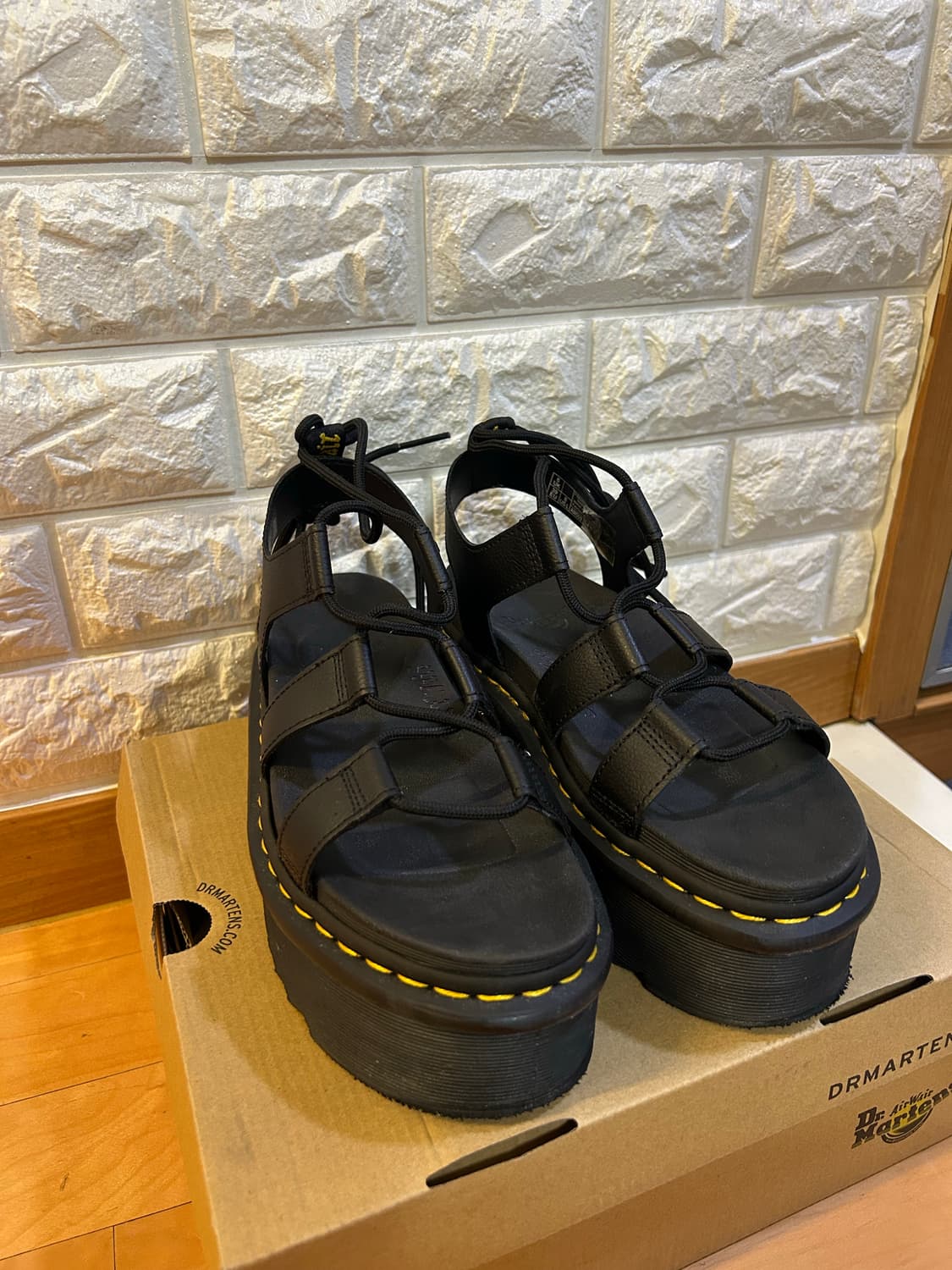 닥터마틴 나틸라 XL 블랙 샌들 250 상품이미지5