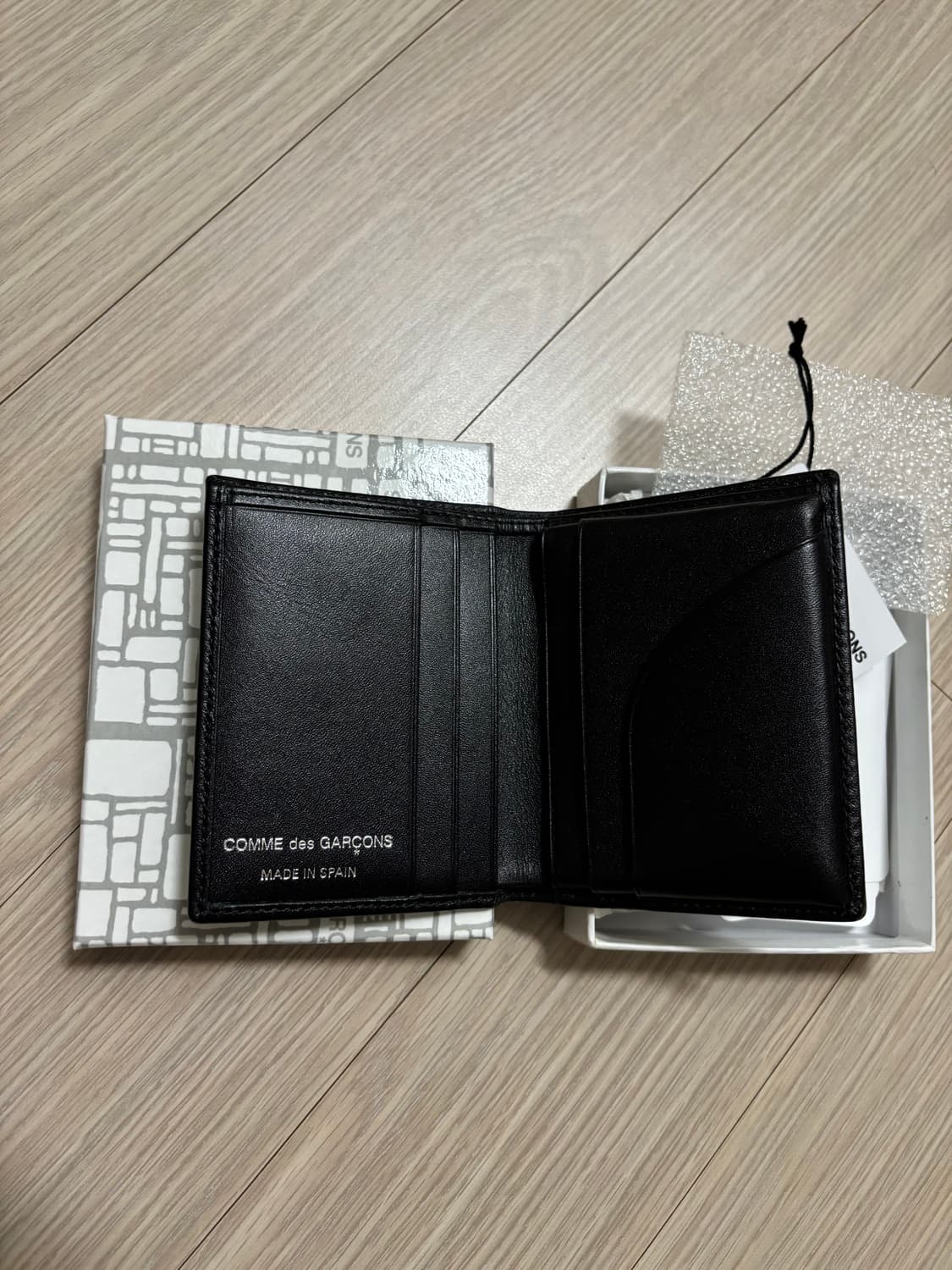 꼼데가르송 아일렛 지갑 상품이미지3