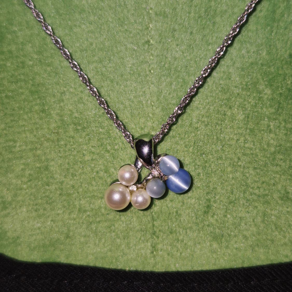 90s 꾸레쥬 캣츠아이&진주 체리 목걸이 상품이미지6