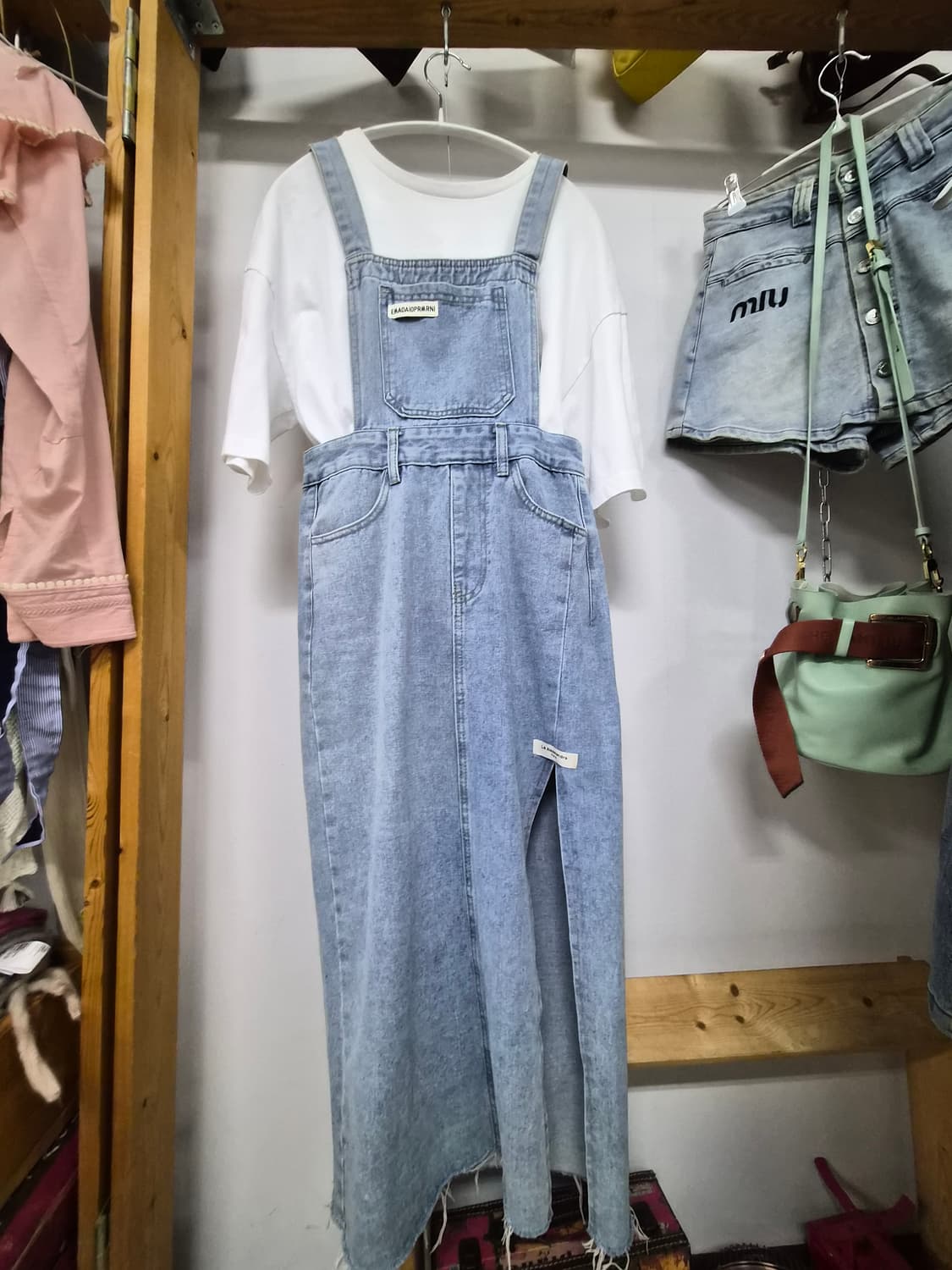 beige 핀턱 자켓. 데님 멜빵 슬릿 원피스 상품이미지7