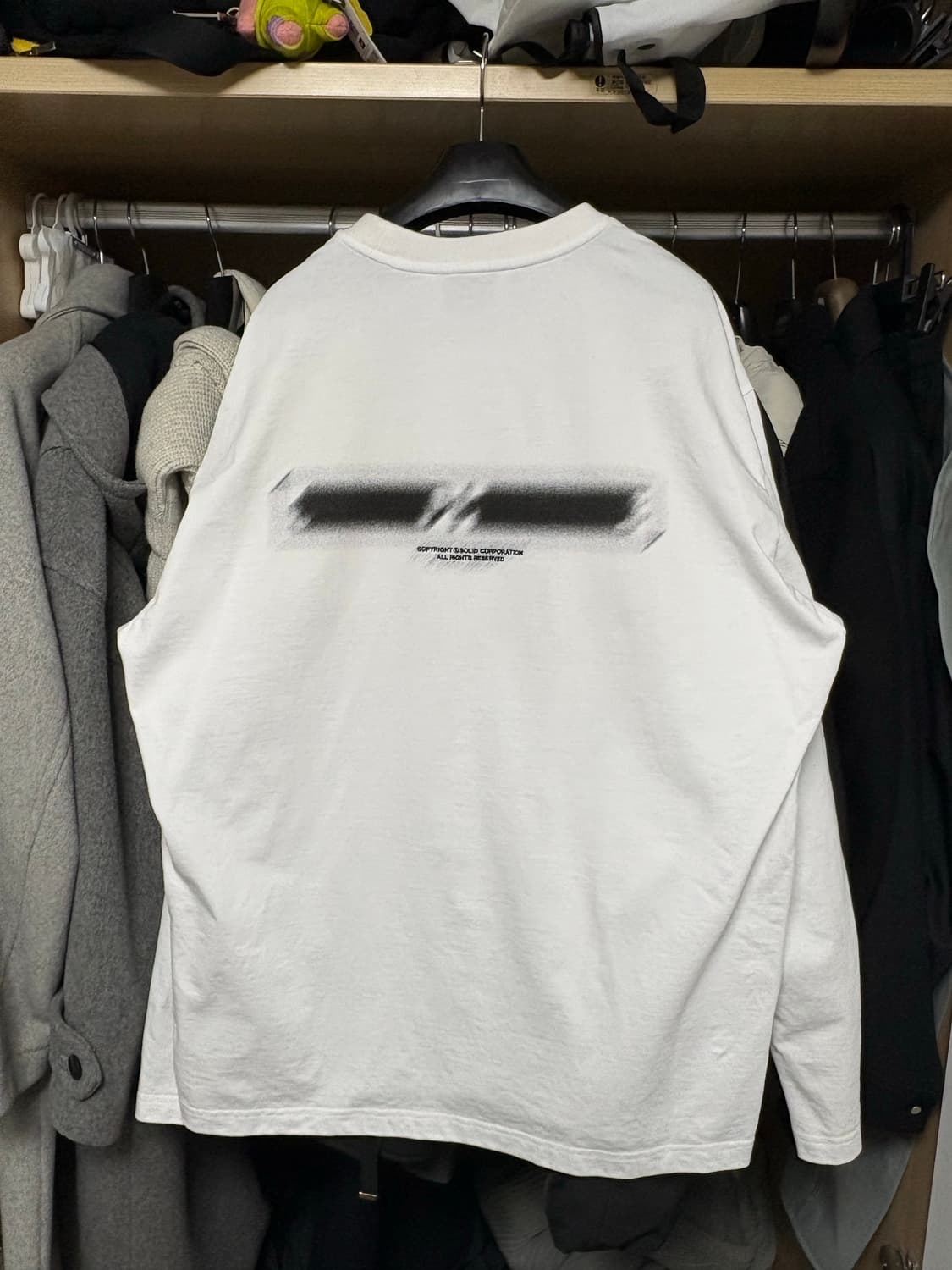 [50] 24ss 솔리드옴므 블러 백로고 롱슬리브 상품이미지2