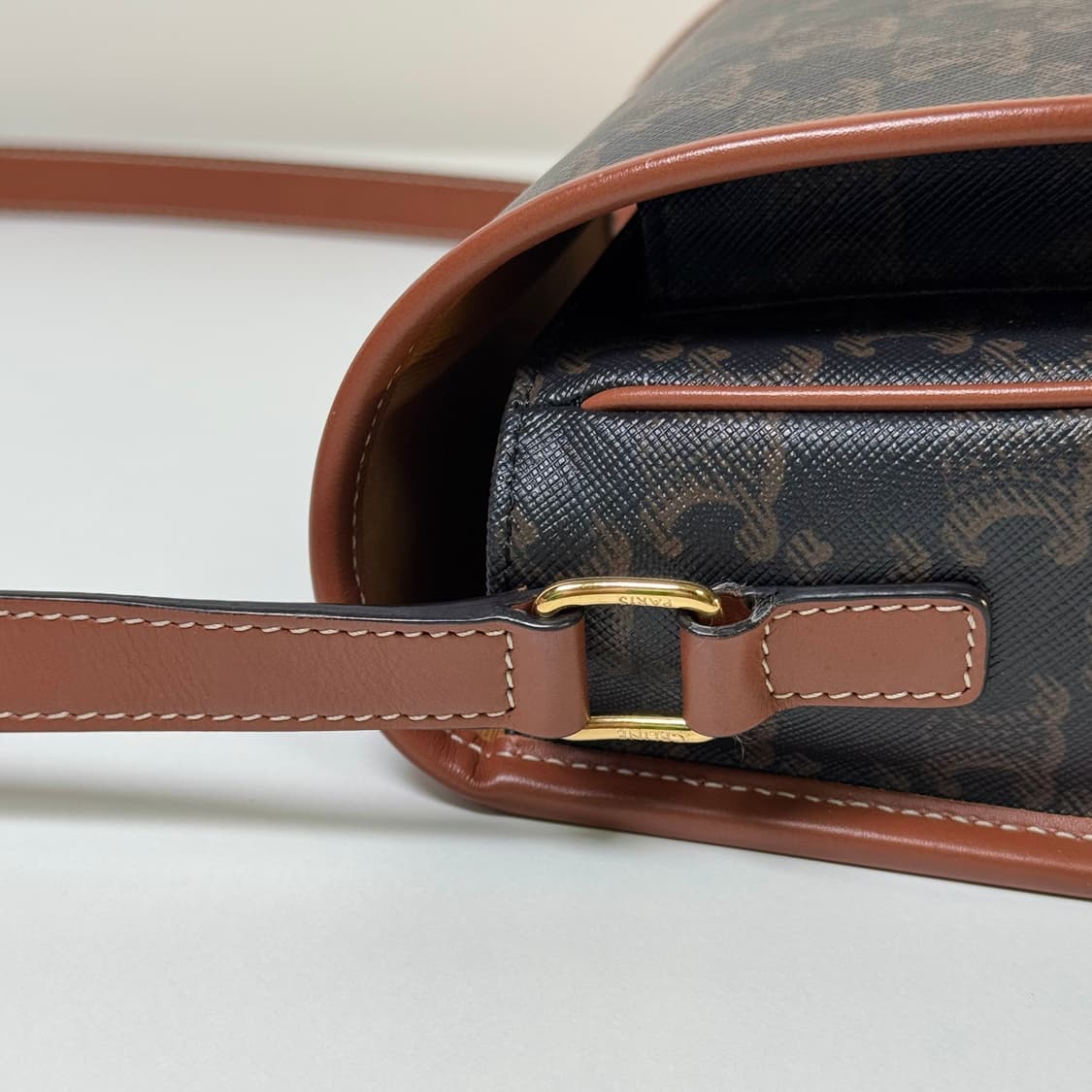 [정품]셀린느 트리옹프 폴코백 미디움 탄/숄더백 상품이미지6