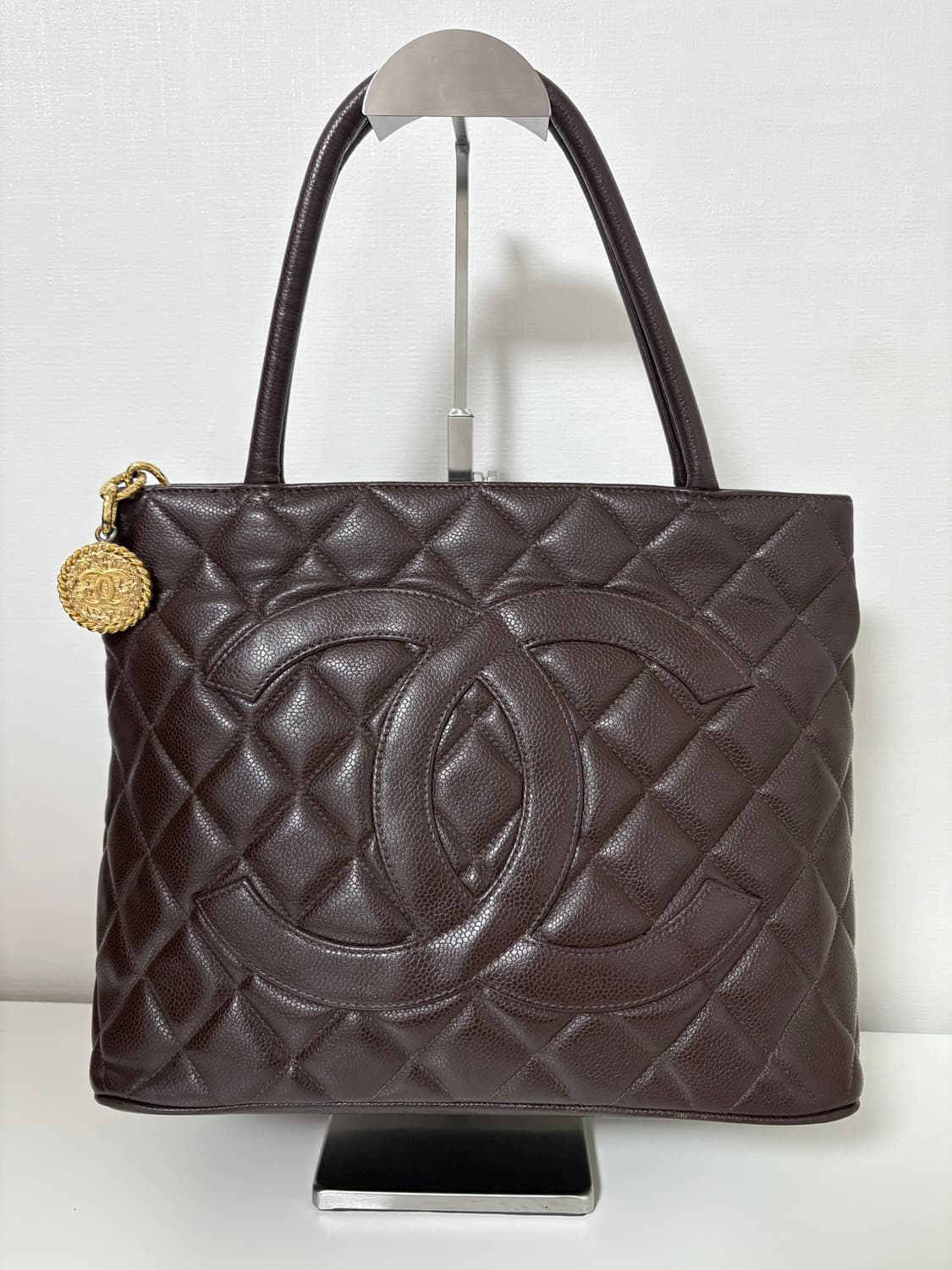 샤넬 메달리온 코인백 브라운 상품이미지1