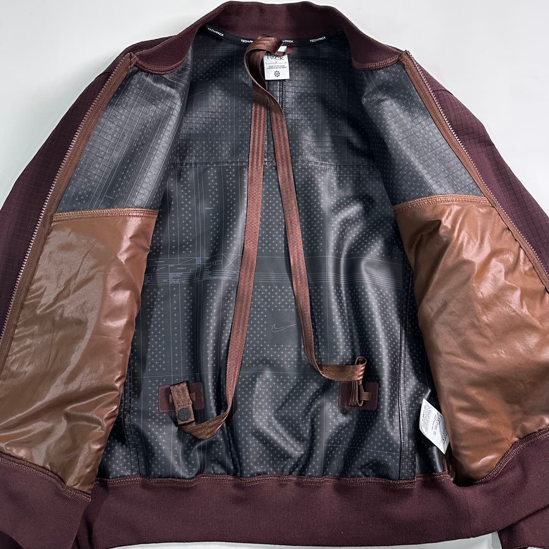 나이키 스톰 핏 테크팩 언라인드 봄버 상품이미지2