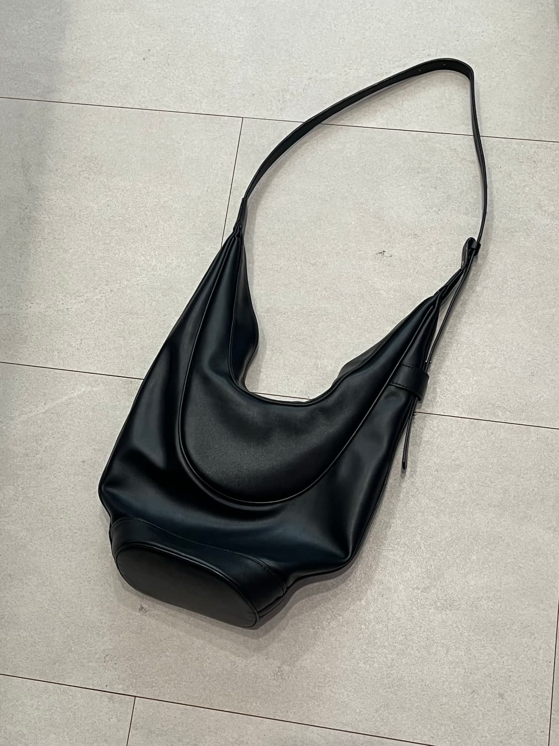 엘바테게브 버킷 크로스백 상품이미지2