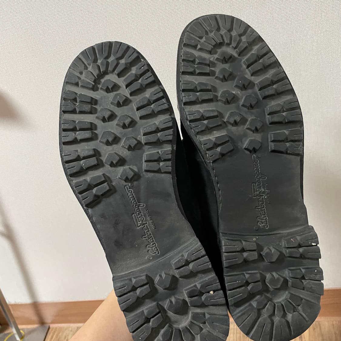 살바토레 페라가모 스웨이드 간니치 로퍼 블랙 8 상품이미지8