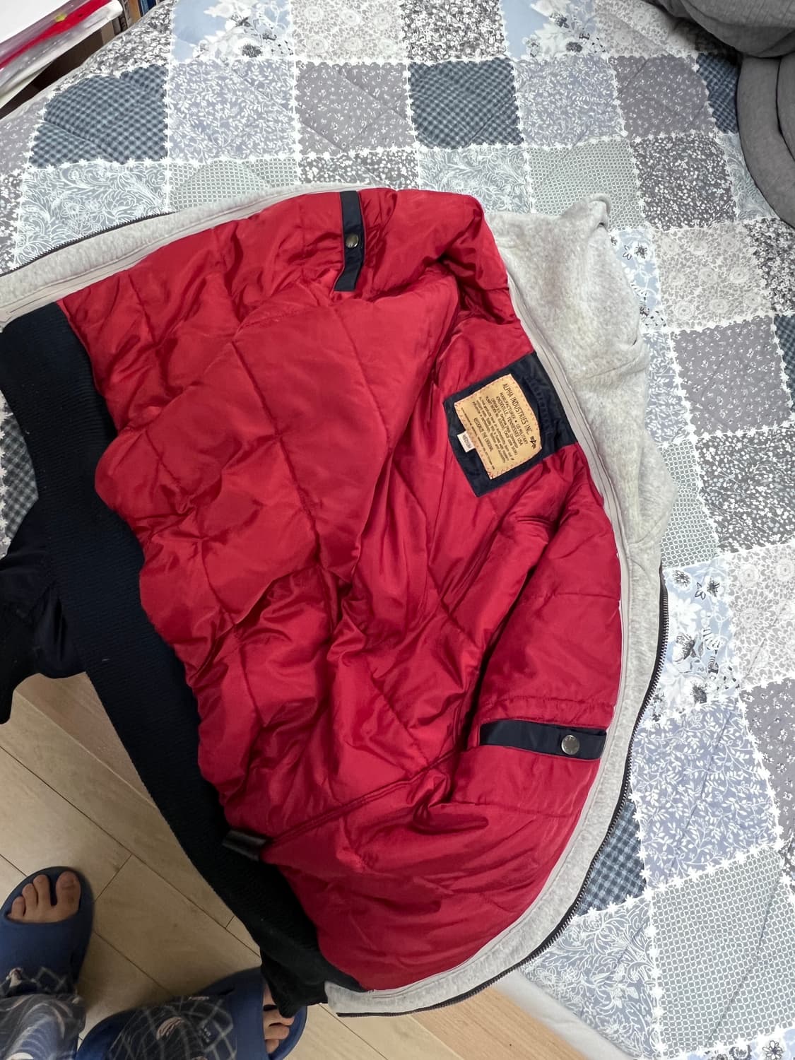 알파 인더스트리 봄버 패딩 상품이미지3