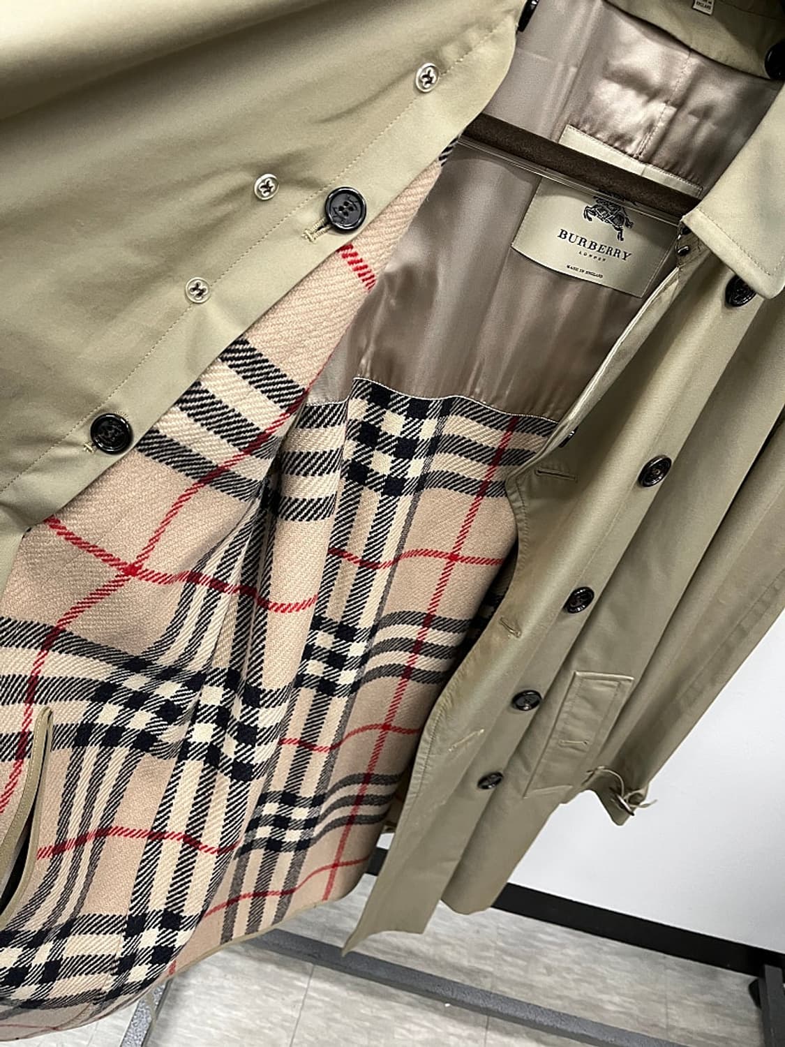 105-110) 버버리 올리브그린 개버딘 트렌치코트  상품이미지4