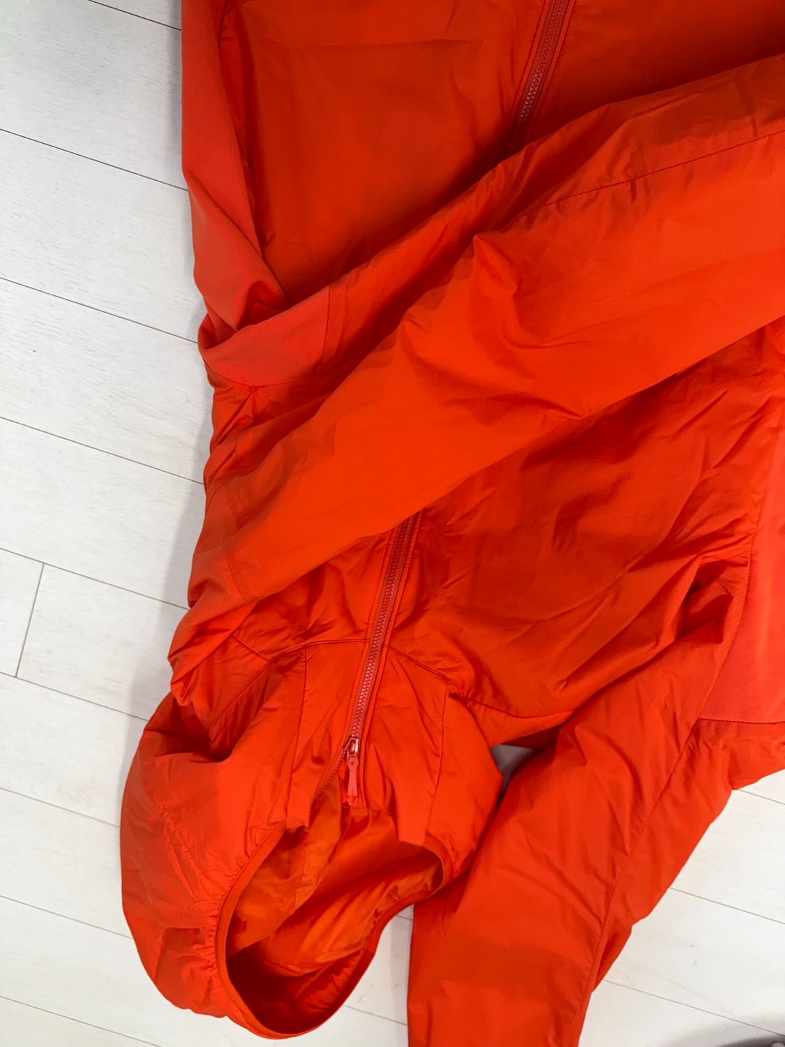 아크테릭스 아톰 L 사이즈 상태 최상상상 방금 찍었고 찍고나서는 절대 안 상품이미지4