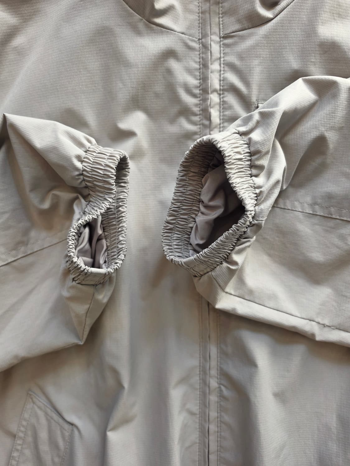 코드그라피 아이보리색 유틸리티 바람막이 자켓-L 상품이미지4