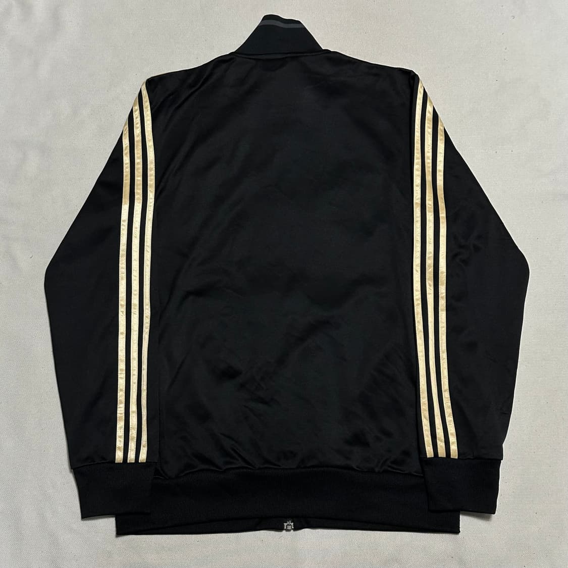 100 아디다스 아르헨티나 골드 삼선 블랙 트랙탑 상품이미지3