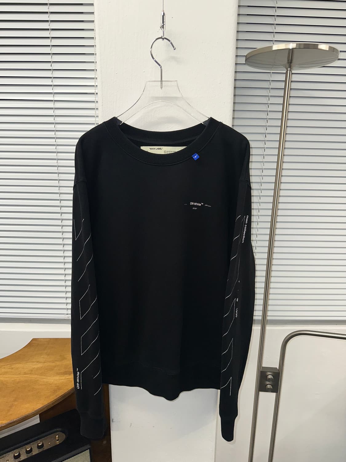 OFF WHITE 에로우 맨투맨 (블랙 M) 상품이미지2