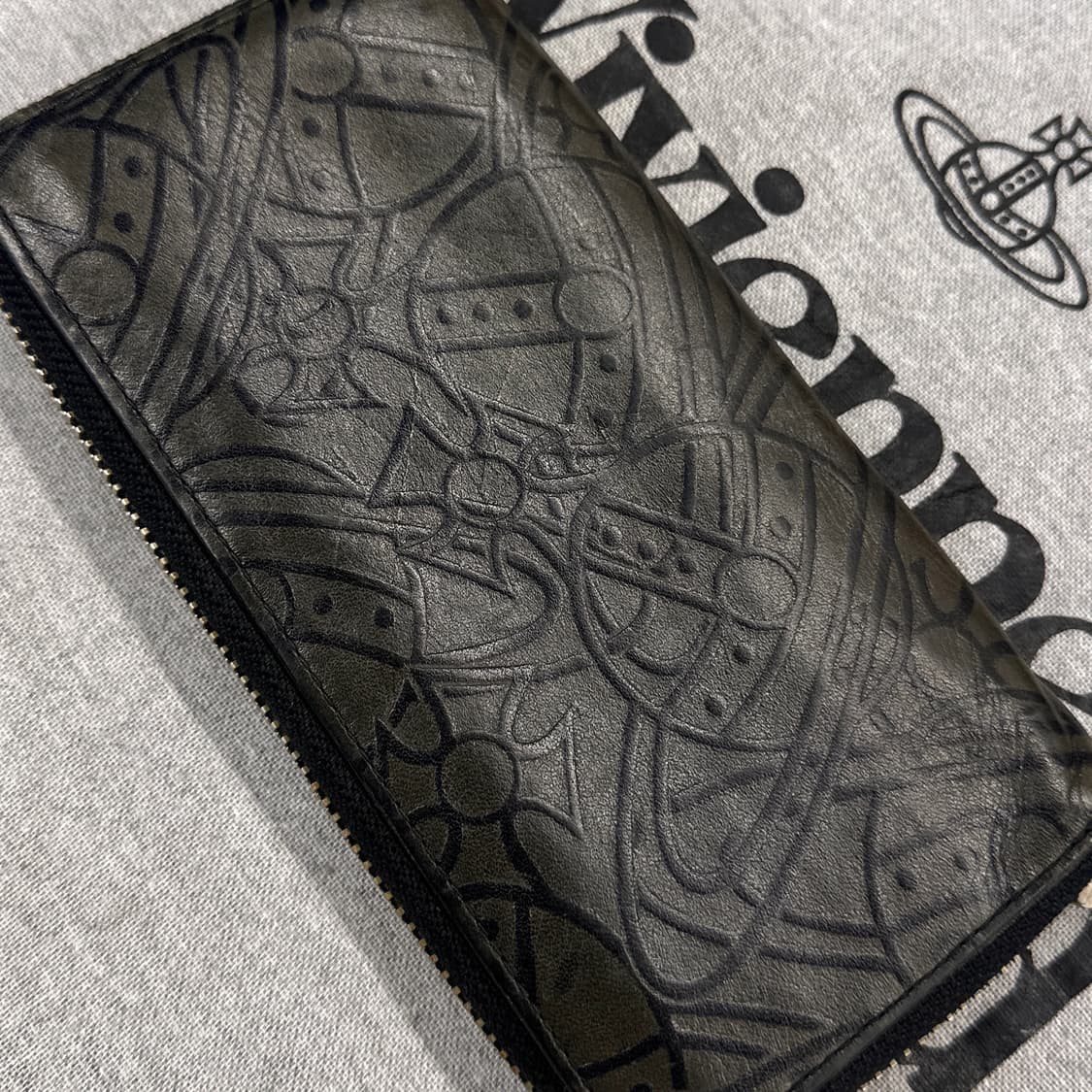 비비안웨스트우드 오브 엠보싱 가죽 장지갑 상품이미지2