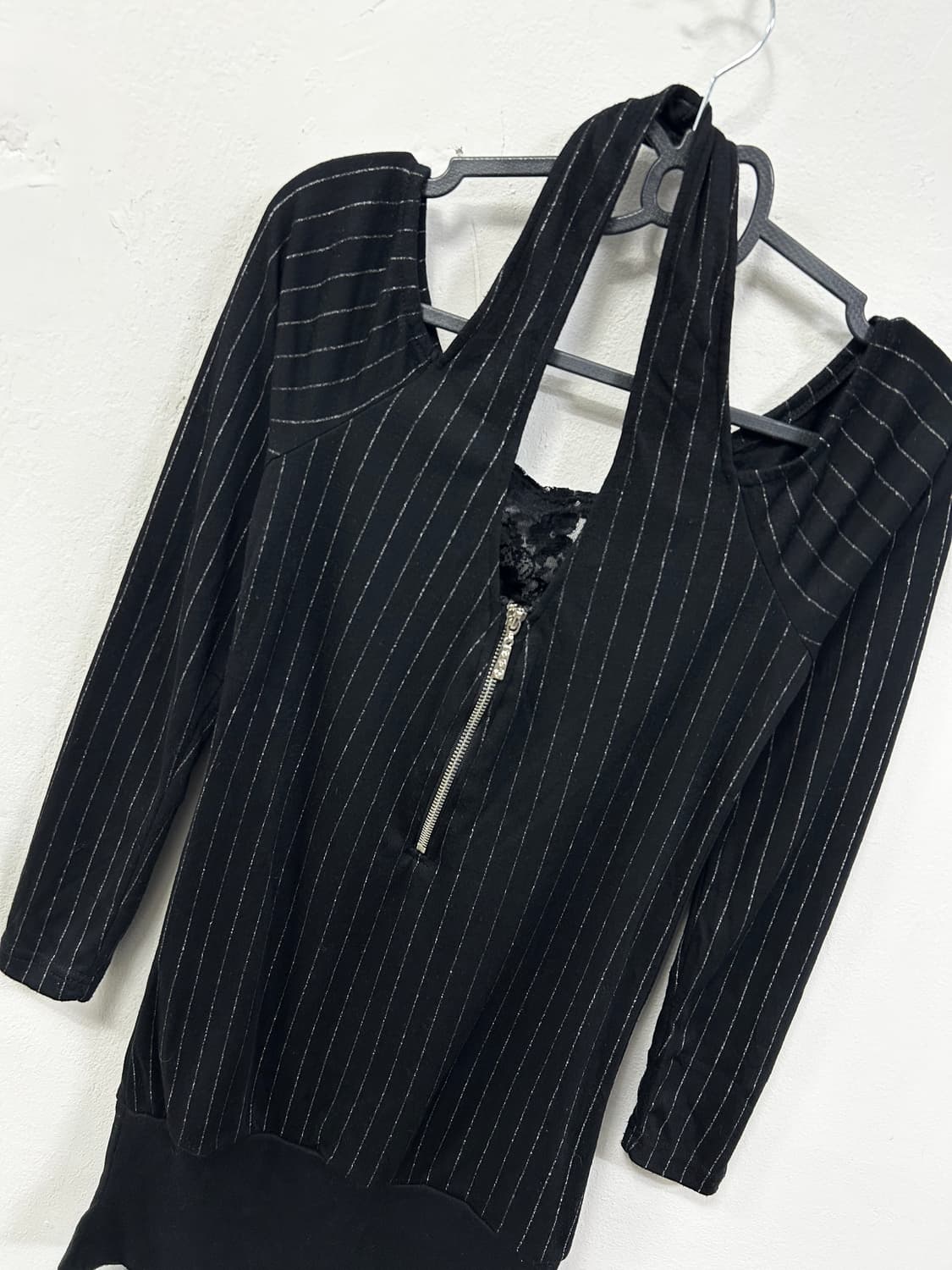 [LA*BUS] 오네갸루 실버 스트라이프 오프숄더 롱슬리브 상품이미지7