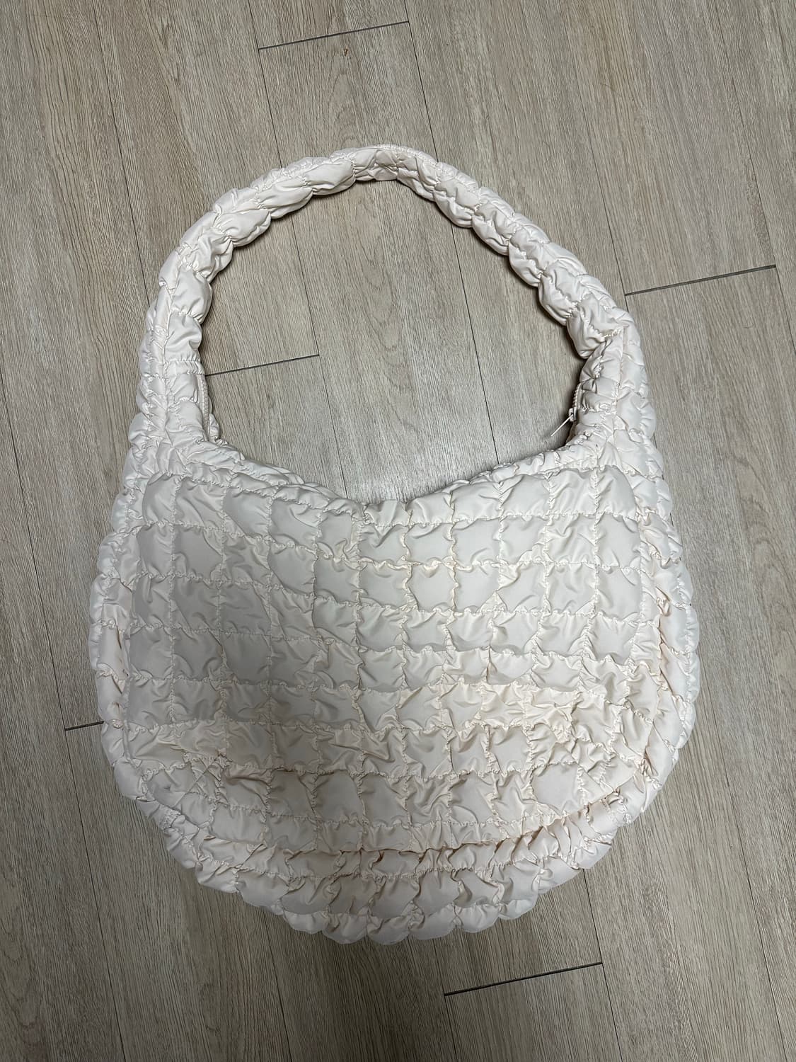 코스 퀼티드 백 오버사이즈 상품이미지1