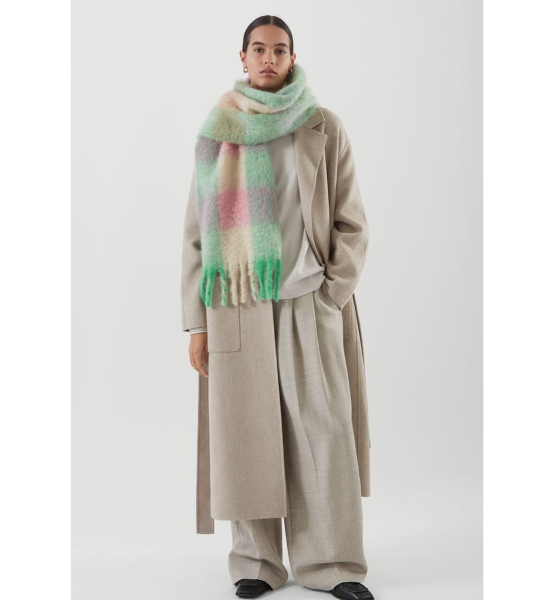 COS 코스 모헤어 체크 머플러 상품이미지1