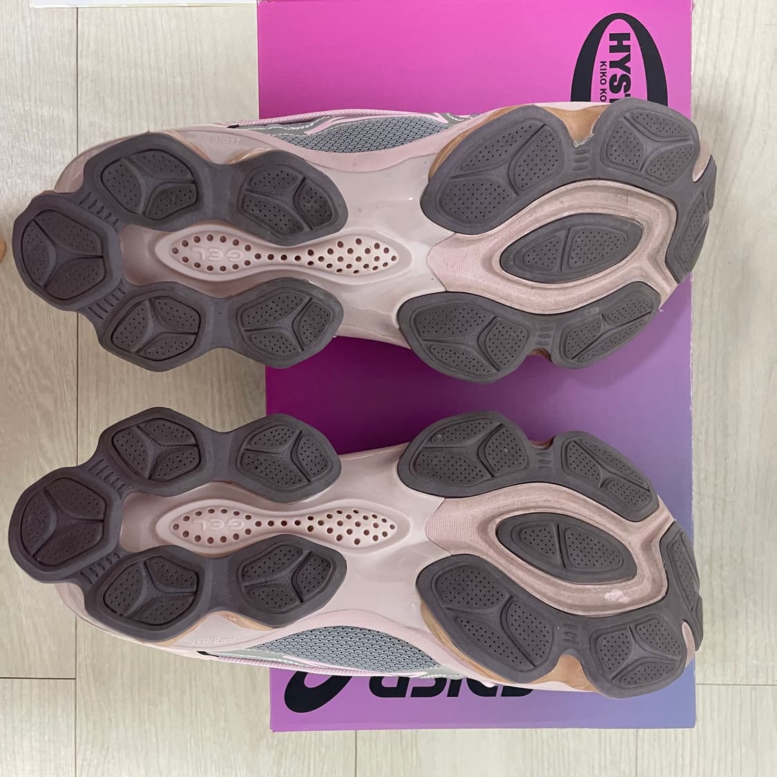 키코 코스타디노브 히스테릭 글래머 아식스 젤 퀀텀 상품이미지8