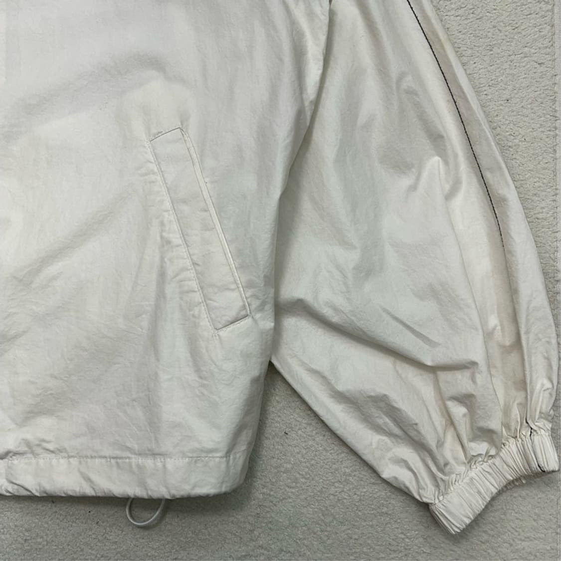 마뗑킴 로고 코팅 점퍼 아이보리 F 상품이미지3