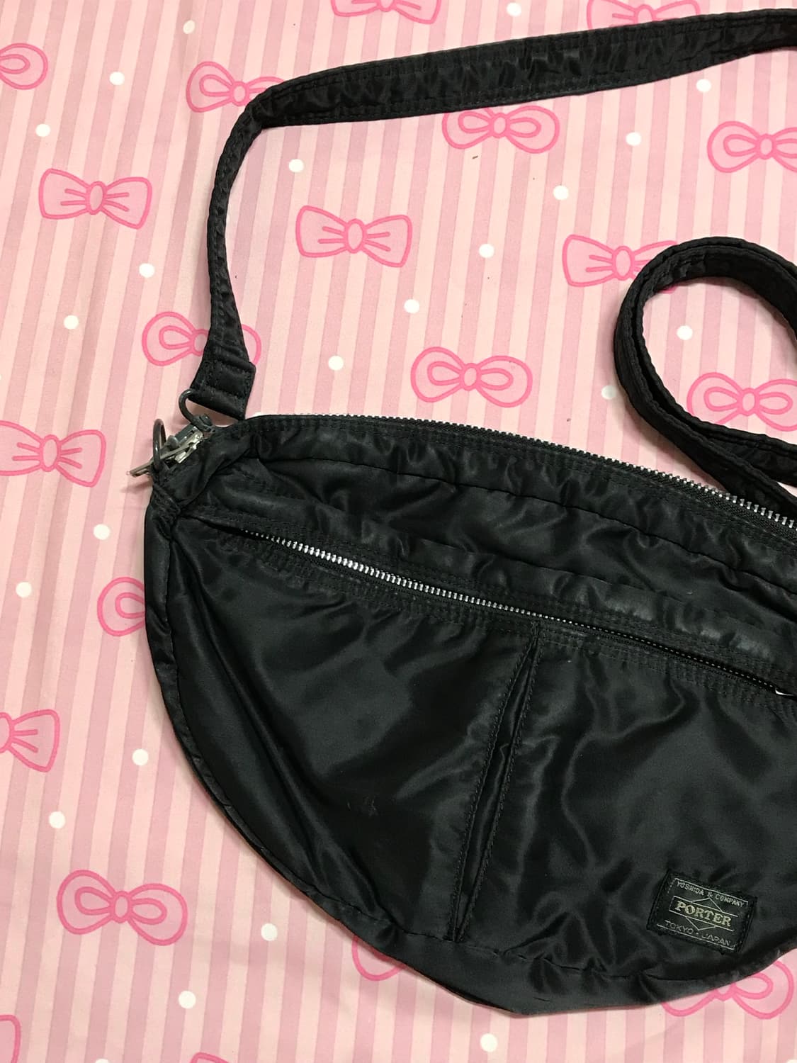 요시다포터 탱크 하프문 블랙 크로스백 상품이미지3